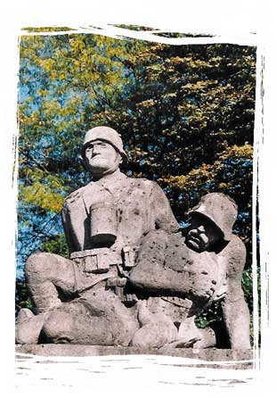 Mahnmal in Laufen A.Riedlin: Mahnmal für die Kriegsopfer